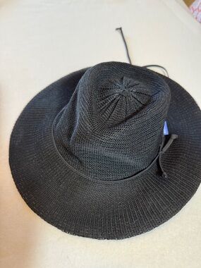 Wallaroo Victoria Fedora Adjustable 100%Poly Straw EUC